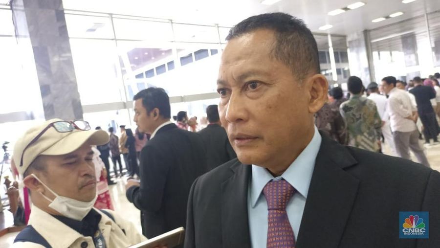 Dirut Perum Bulog Budi Waseso saat ditemui di Gedung MPR/DPR Jakarta. (CNBC Indonesia/Martyasari Rizky)