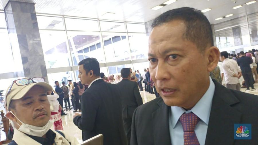 Dirut Perum Bulog Budi Waseso saat ditemui di Gedung MPR/DPR Jakarta. (CNBC Indonesia/Martyasari Rizky)