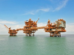 Harga Minyak Turun Sedalam Ini Usai Sinyal Damai AS & Iran