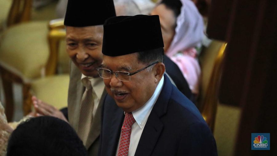 Jusuf Kalla selaku mantan Wakil Presiden ke 10 Indonesia menghadiri sidang tahunan MPR di Kompleks Parlemen Senayan, Jakarta (Rabu/16/82023). (CNBC Indonesia/Muhammad Sabki)