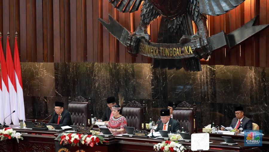 Presiden RI Joko Widodo (Jokowi) setelah sidang tahunan MPR, DPR dan DPD RI, Jakarta, Rabu (16/8/2023). (CNBC Indonesia/Faisal Rahman)