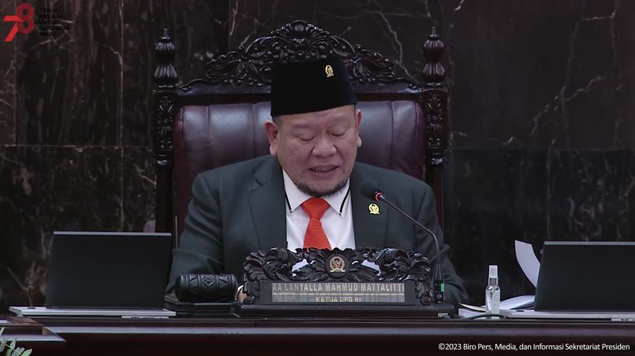 Ketua DPD RI, La Nyalla Mahmud Mattalitti saat sidang tahunan MPR, DPR dan DPD RI, Jakarta, Rabu (16/8/2023). (Tangkapan layar Youtube Setpres RI)