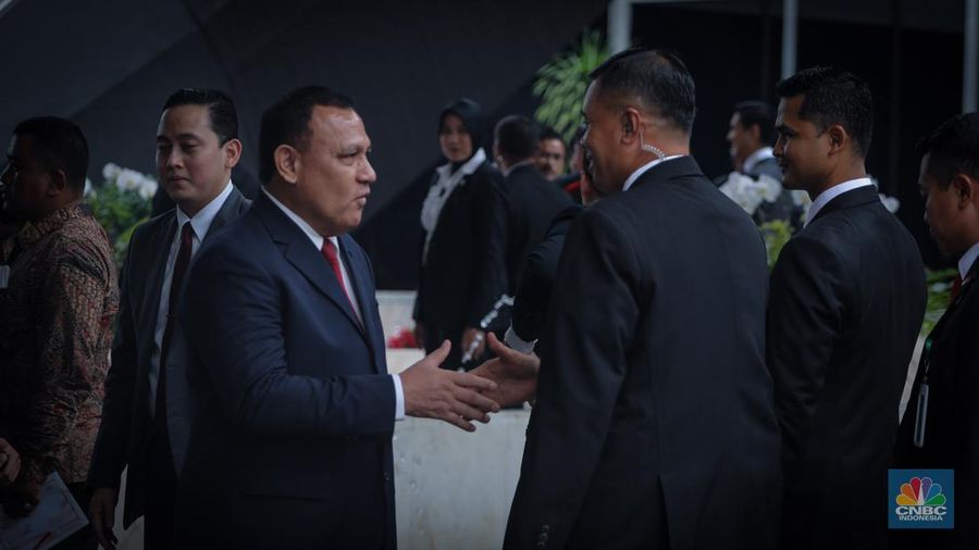 Ketua KPK R.I Firli Bahuri setelah sidang tahunan MPR RI tahun 2023 di Gedung DPR RI, Jakarta, Rabu (16/8/2023). (CNBC Indonesia/Faisal Rahman)
