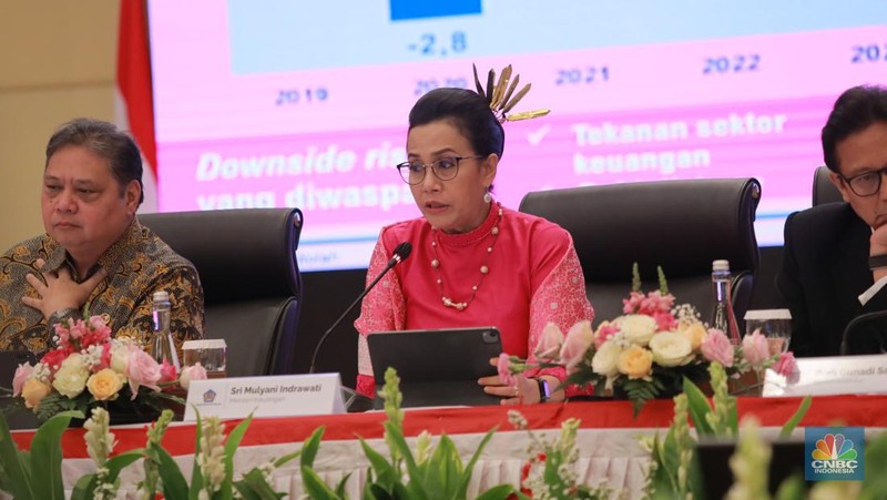 Dalam menyambut hari kemerdekaan Indonesia, Menteri Keuangan Sri Mulyani dengan mengenakan pakaian serba pink dengan konsep Barbie selama beraktivitas sejak Rapat Tahunan MPR RI dan Rapat Paripurna DPR RI hingga Konferensi Pers RAPBN TA 2024. (Instagram @smindrawati)