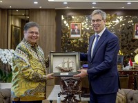 Airlangga Apresiasi Capaian Dubes Uni Eropa untuk Indonesia
