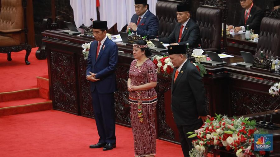 Penyampaian RUU tentang APBN Tahun Anggaran 2024 beserta Nota Keuangan dan Dokumen Pendukungnya dari Presiden RI kepada Ketua DPR RI di Gedung DPR RI, Jakarta, Rabu (16/8/2023).