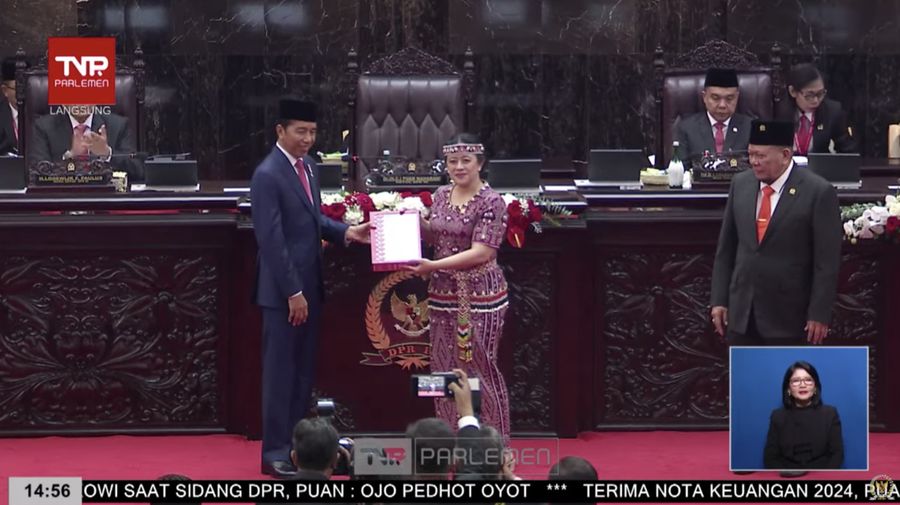Penyampaian RUU tentang APBN Tahun Anggaran 2024 beserta Nota Keuangan dan Dokumen Pendukungnya dari Presiden RI kepada Ketua DPR RI. (Tangkapan Layar Youtube DPR RI)