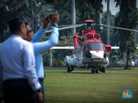 Penampakan Gedung DPR Dijaga Ketat, Ada Heli & Mobil Taktis