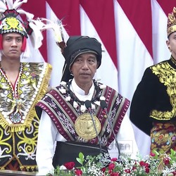 Tak Hanya Nikel, Jokowi Mau Hilirisasi Rumput Laut & Kelapa