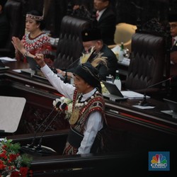 Di Hadapan DPR, Jokowi Jawab Kritikan Hilirisasi Faisal Basri