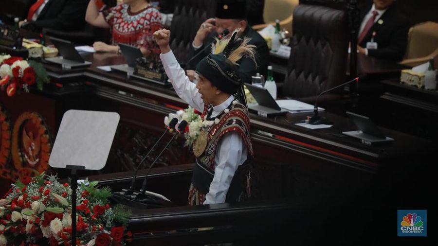 Presiden RI Joko Widodo (Jokowi) setelah sidang tahunan MPR, DPR dan DPD RI, Jakarta, Rabu (16/8/2023). (CNBC Indonesia/Faisal Rahman)