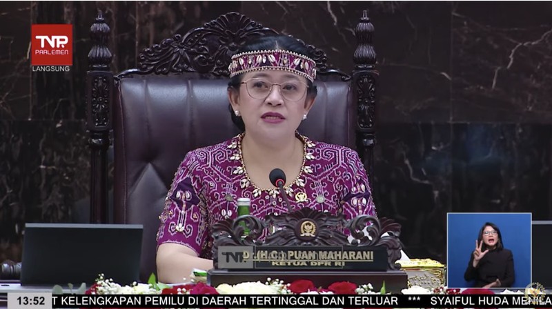 Presiden Joko Widodo dan Ketua DPR RI Puan Maharani di sidang tahunan MPR/DPR pada Senin (16/8). (CNBC Indonesia/Muhammad Sabki)