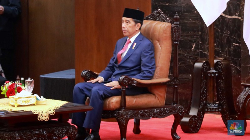 Presiden Joko Widodo dan Ketua DPR RI Puan Maharani di sidang tahunan MPR/DPR pada Senin (16/8). Presiden Joko Widodo dan Ketua DPR RI Puan Maharani di sidang tahunan MPR/DPR pada Senin (16/8). (CNBC Indonesia/Muhammad Sabki)