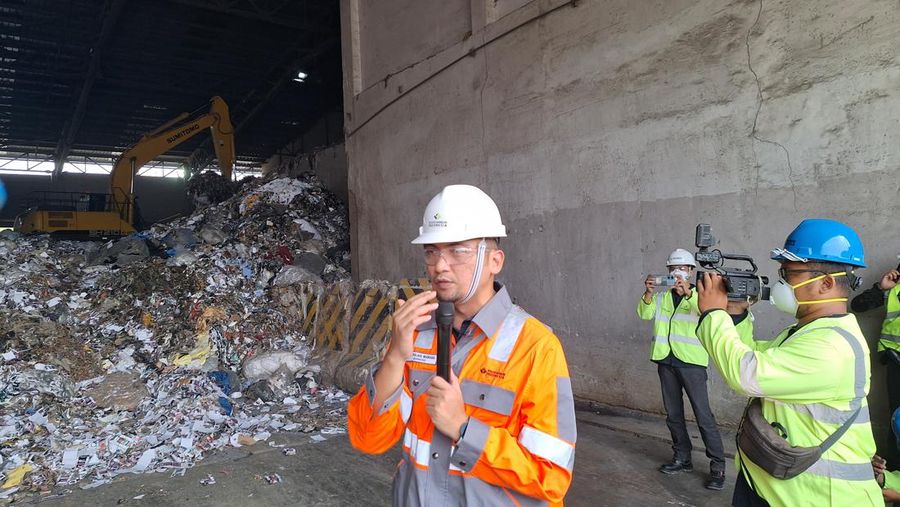 Semen Indonesia Group menargetkan pemanfaatan teknologi konversi sampah menjadi refuse-derived fuel di semua plant pada 2030/Khoirul Anam