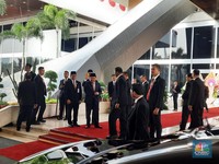 Lambaikan Tangan, Jusuf Kalla Hadiri Sidang Tahunan MPR