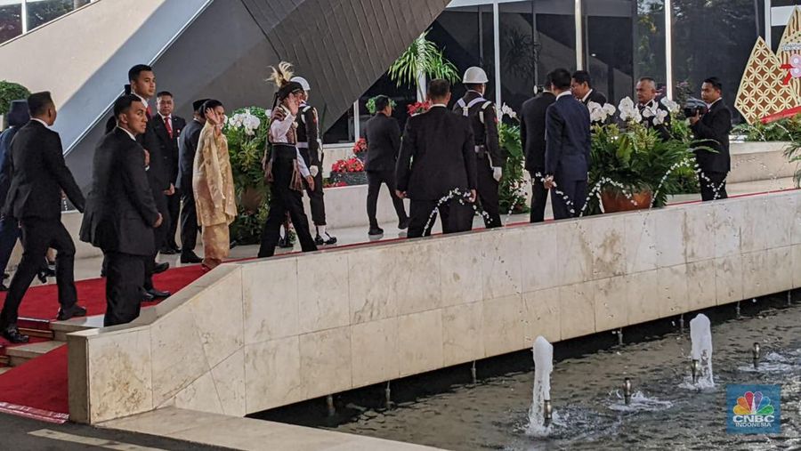 Suasana jelang sidang tahunan MPR RI tahun 2023 di Gedung DPR RI, Jakarta, Rabu (16/8/2023). (CNBC Indonesia/Emir Yanwardhana)
