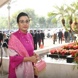 Sri Mulyani Dandan ala Barbie, Bilang Cinta Indonesia