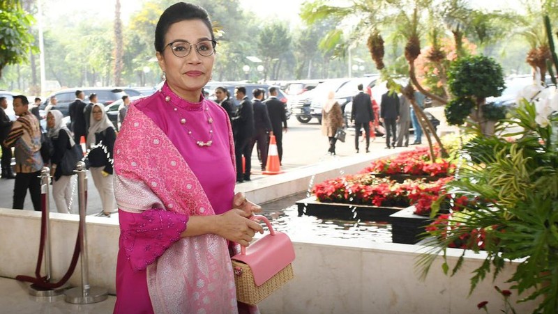 Dalam menyambut hari kemerdekaan Indonesia, Menteri Keuangan Sri Mulyani dengan mengenakan pakaian serba pink dengan konsep Barbie selama beraktivitas sejak Rapat Tahunan MPR RI dan Rapat Paripurna DPR RI hingga Konferensi Pers RAPBN TA 2024. (Instagram @smindrawati)