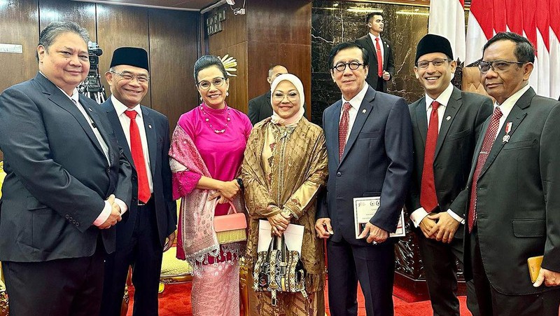 Dalam menyambut hari kemerdekaan Indonesia, Menteri Keuangan Sri Mulyani dengan mengenakan pakaian serba pink dengan konsep Barbie selama beraktivitas sejak Rapat Tahunan MPR RI dan Rapat Paripurna DPR RI hingga Konferensi Pers RAPBN TA 2024. (Instagram @smindrawati)