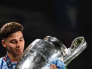 Julian Alvarez Betah di Man City, Masih Lapar Gelar!