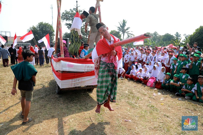 Karnaval 17 Agustus di Kampung Bedahan Depok, Jawa Barat. (CNBC Indonesia/Muhammad Sabki)