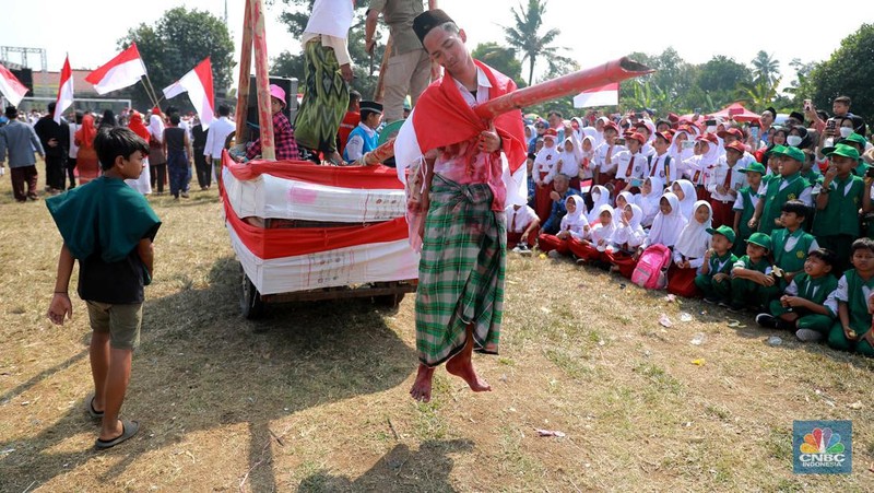 Karnaval 17 Agustus di Kampung Bedahan Depok, Jawa Barat. (CNBC Indonesia/Muhammad Sabki)