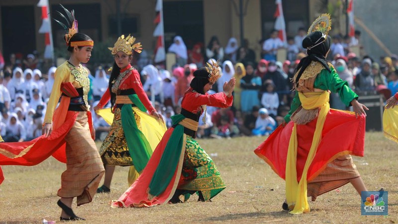 Karnaval 17 Agustus di Kampung Bedahan Depok, Jawa Barat. (CNBC Indonesia/Muhammad Sabki)