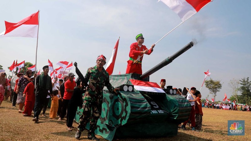 Karnaval 17 Agustus di Kampung Bedahan Depok, Jawa Barat. (CNBC Indonesia/Muhammad Sabki)