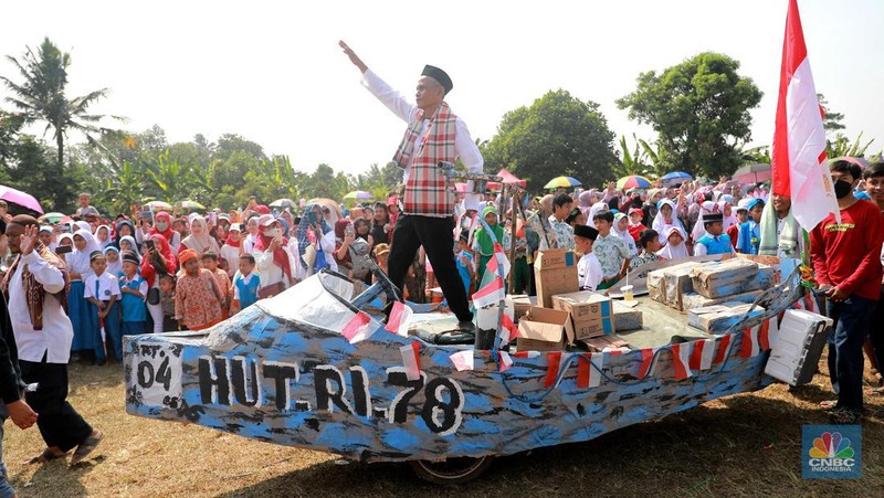 Karnaval 17 Agustus di Kampung Bedahan Depok, Jawa Barat. (CNBC Indonesia/Muhammad Sabki)