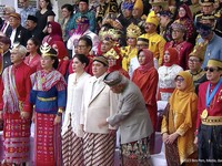 Momen Lucu Upacara 17-an di Istana, Pak Bas 'Isengin' Erick