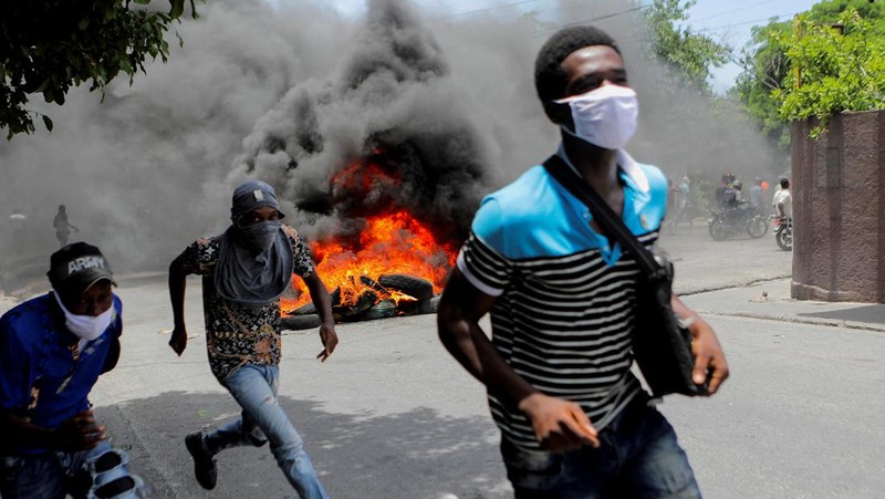 Kekerasan geng kriminal marak terjadi di Port-au-Prince, ibu kota Haiti. (REUTERS/RALPH TEDY EROL)