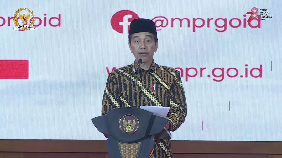 Presiden Joko Widodo saat memberikan sambutan pada peringatan Hari Konstitusi dan Hari Ulang Tahun Ke-78 MPR RI. (Tangkapan layar Youtube MPRGOID)