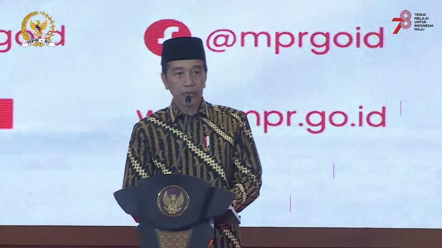 Presiden Joko Widodo saat memberikan sambutan pada peringatan Hari Konstitusi dan Hari Ulang Tahun Ke-78 MPR RI. (Tangkapan layar Youtube MPRGOID)