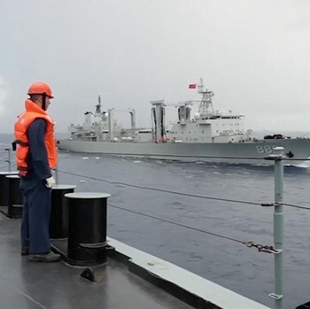Penampakan Kapal Perang Rusia dan Tingkok di Samudra Pasifik