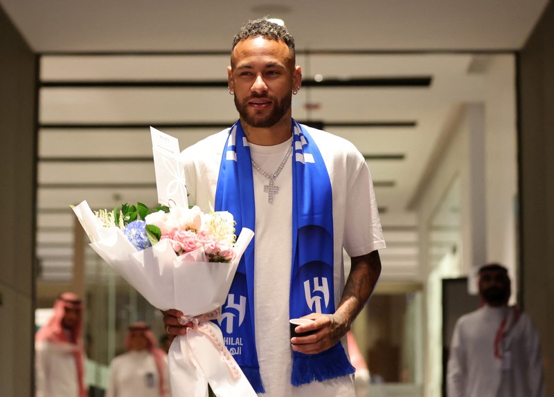 Pemain Brazil Neymar JR tiba di Internasional Airport, Riyadh, Saudi Arabia. (REUTERS/AHMED YOSRI) Pemain Brazil Neymar JR tiba di Internasional Airport, Riyadh, Saudi Arabia. (REUTERS/AHMED YOSRI)