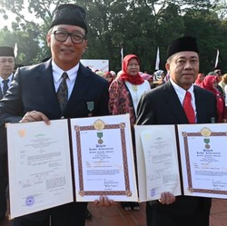 2 Perwira Pertamina Raih Satyalancana Wira Karya dari Jokowi