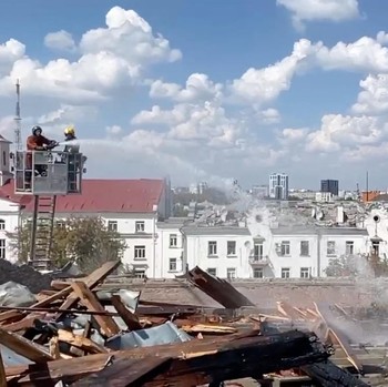 Rudal Rusia Hancurkan Alun-alun di Ukraina, 5 Orang Tewas