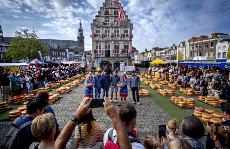 Keju Gouda tercatat sebagai salah satu keju tertua yang masih terus dibuat. Keju Gouda pertama kali disebut pada tahun 1184. (AP Photo/Michael Probst) Keju Gouda tercatat sebagai salah satu keju tertua yang masih terus dibuat. Keju Gouda pertama kali disebut pada tahun 1184. (AP Photo/Michael Probst)
