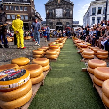 Meriah & Hebohnya Festival Pasar Keju Gouda yang Mendunia