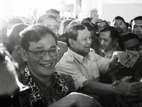 Resmi Dipecat PDIP, Budiman Sudjatmiko Pakai 2 Mobil Ini