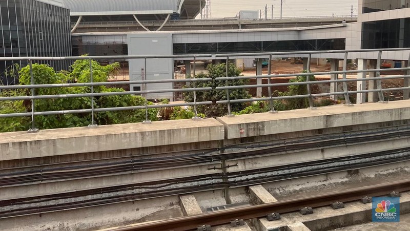 LRT dan Kereta Cepat Jakarta-Bandung Menyambung. (CNBC Indonesia/Wahyu Daniel)