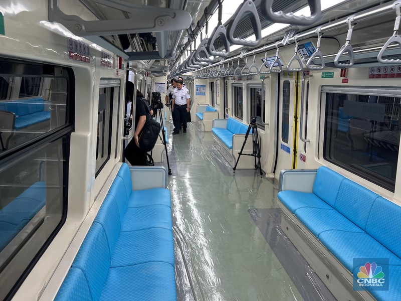 LRT dan Kereta Cepat Jakarta-Bandung Menyambung. (CNBC Indonesia/Wahyu Daniel)