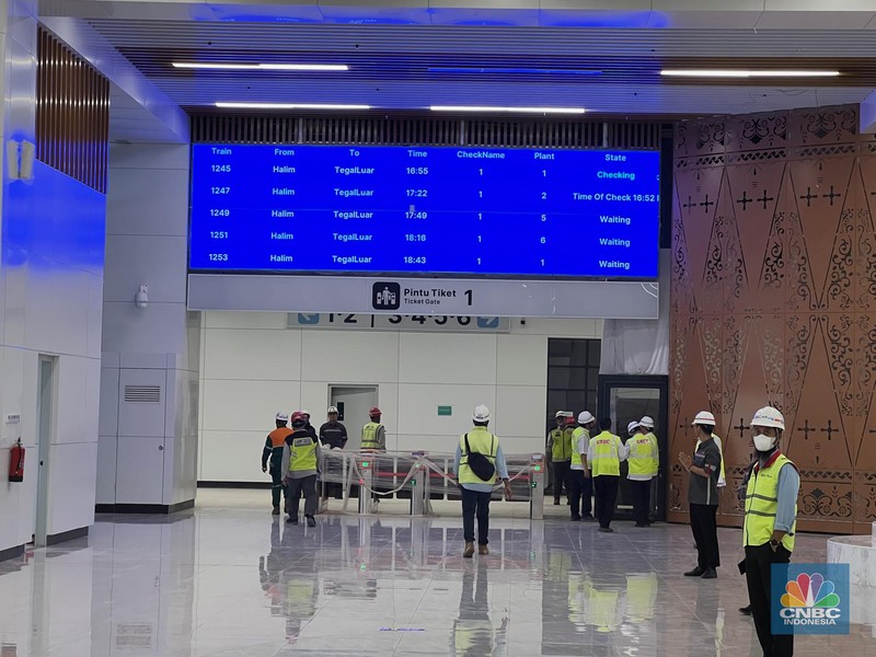 LRT dan Kereta Cepat Jakarta-Bandung Menyambung. (CNBC Indonesia/Wahyu Daniel)