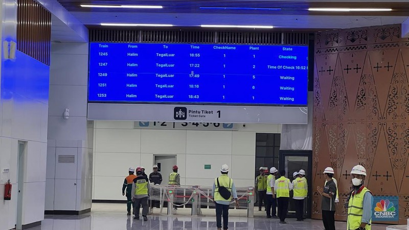 LRT dan Kereta Cepat Jakarta-Bandung Menyambung. (CNBC Indonesia/Wahyu Daniel)