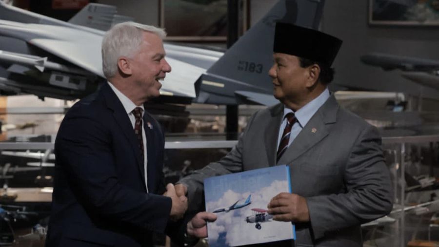 Penandatanganan MoU komitmen pembelian 24 Unit Pesawat Tempur F-15EX. (Instagram/Prabowo)