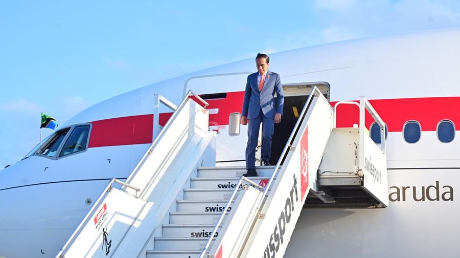 Presiden Joko Widodo tiba di Republik Persatun Tanzania, Senin (21/8/2023). (Dok. Sekretaria Presiden)
