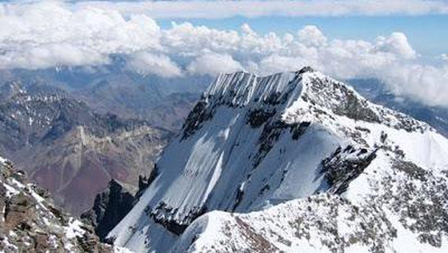Puncak Jayawijaya. Puncak Jayawijaya. (Dok. satpolpp.papua)