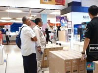 Diskon TV LED di Transmart Jadi Incaran Pengunjung