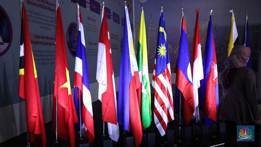 Suasana area Kampung ASEAN pada ASEAN Fest 2023 di Jakarta Convention Center, Jakarta, Rabu (23/8/2023). (CNBC Indonesia/Tri Susilo)