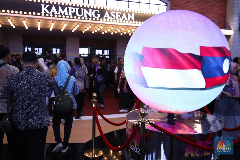 Suasana area Kampung ASEAN pada ASEAN Fest 2023 di Jakarta Convention Center, Jakarta, Rabu (23/8/2023). (CNBC Indonesia/Tri Susilo) Suasana area Kampung ASEAN pada ASEAN Fest 2023 di Jakarta Convention Center, Jakarta, Rabu (23/8/2023). (CNBC Indonesia/Tri Susilo)